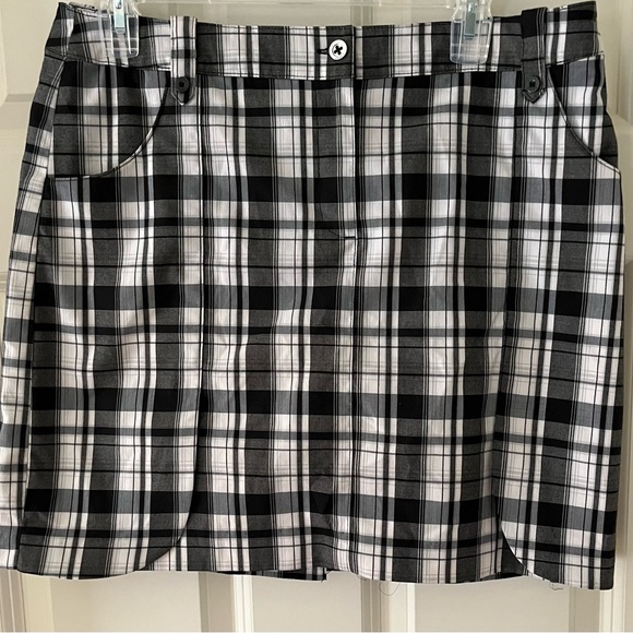 WOMENS IZOD GOLF PERFORM X STRETCH BLACK & WHITE PLAID SKORT size 12 - Picture 1 of 8